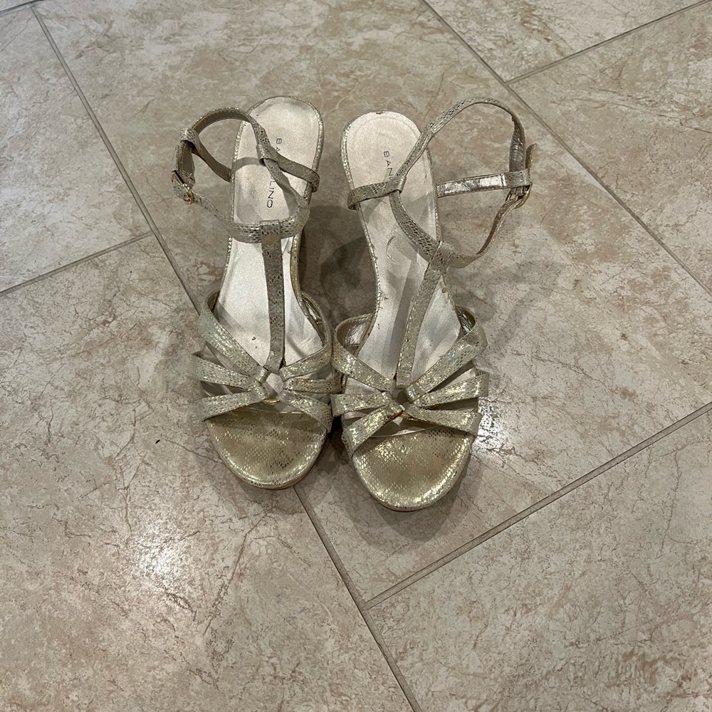 Bandelino gold wedge